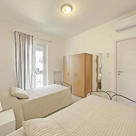 612 - Bellissimo Trilocale Nuovo A Marcelli, Climatizzato Con Ampio Giardino - White Club Inclusa *